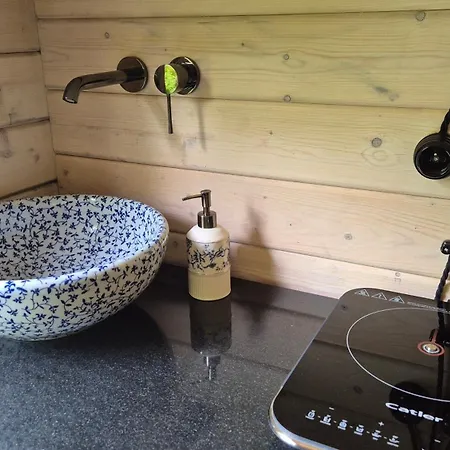 Chaticka Pod Skalou - Cozy Off Grid Solar Casa vacanze *