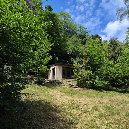 Chaticka Pod Skalou - Cozy Off Grid Solar 贝龙