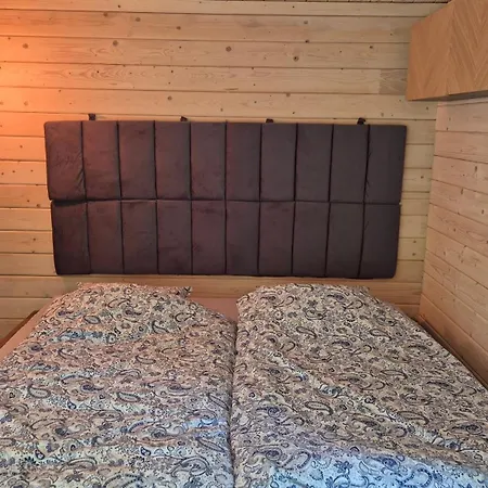 Casa vacanze Chaticka Pod Skalou - Cozy Off Grid Solar *